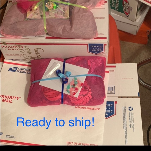 Meet your Posher, Melissa and Heather - Picture 3 of 8